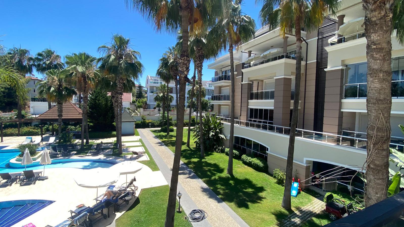Side Tropicana Sitesinde 3+1 Satılık Dubleks Daire