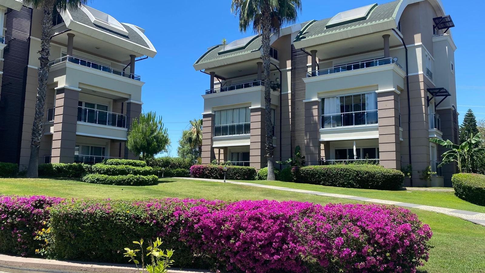 Side Tropicana Sitesinde 3+1 Satılık Dubleks Daire