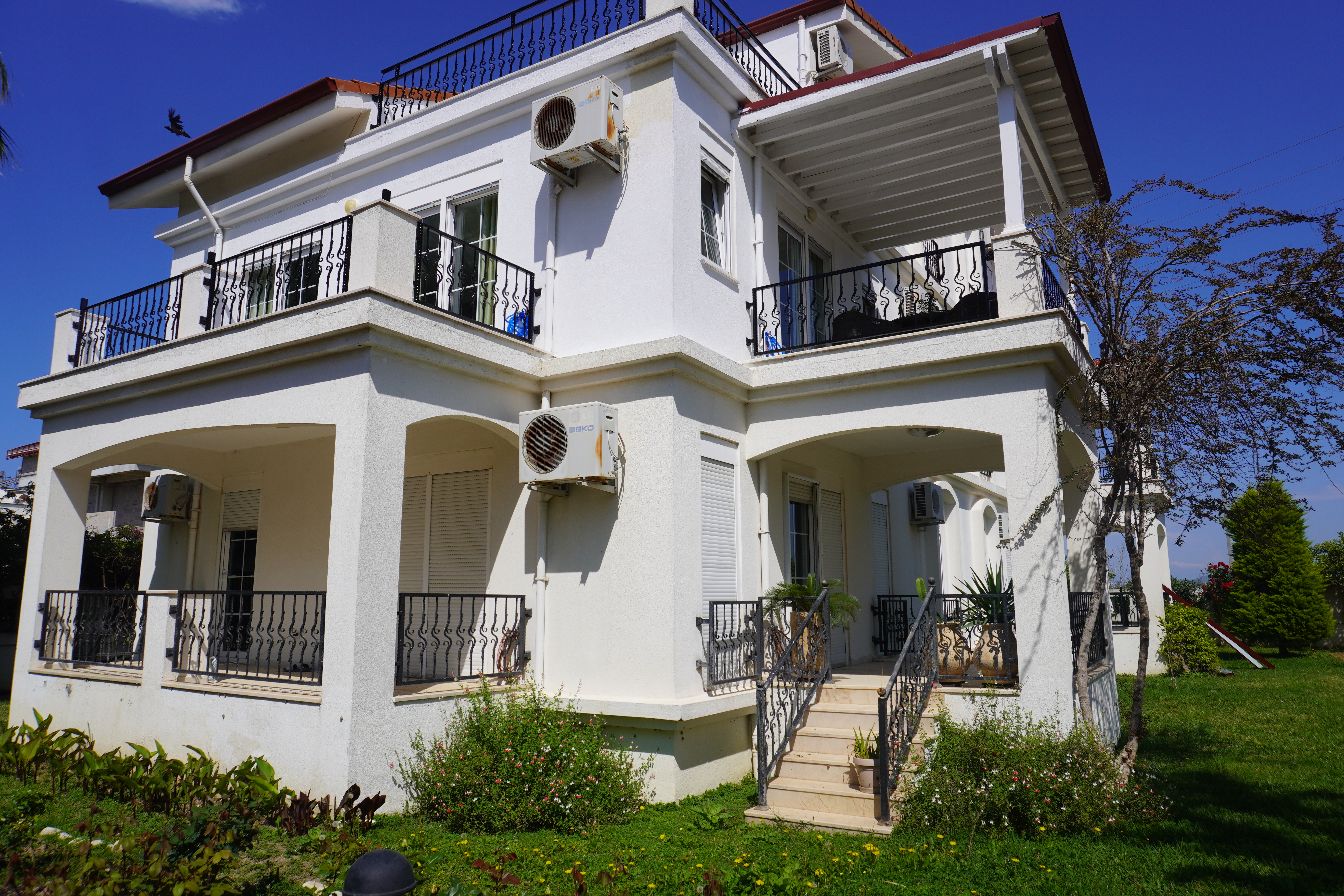 Manavgat Side'de Site İçinde Eşyalı 3+1 Satılık Dubleks Daire