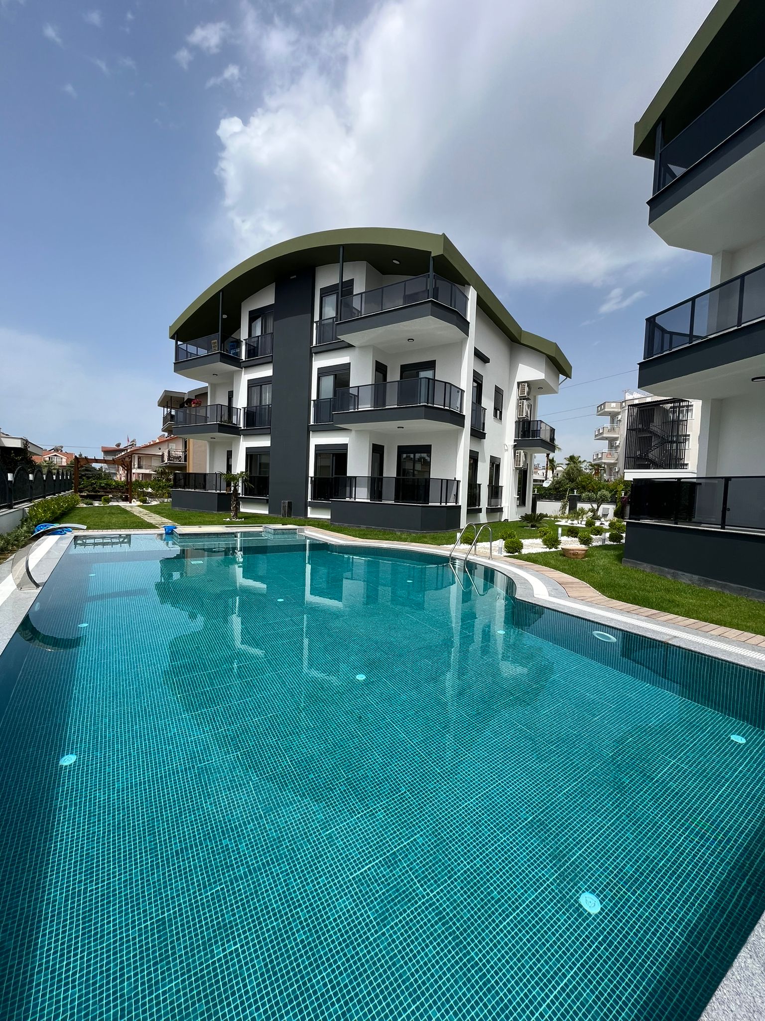 Manavgat Side'de Havuzlu Satılık 2+1 Daire