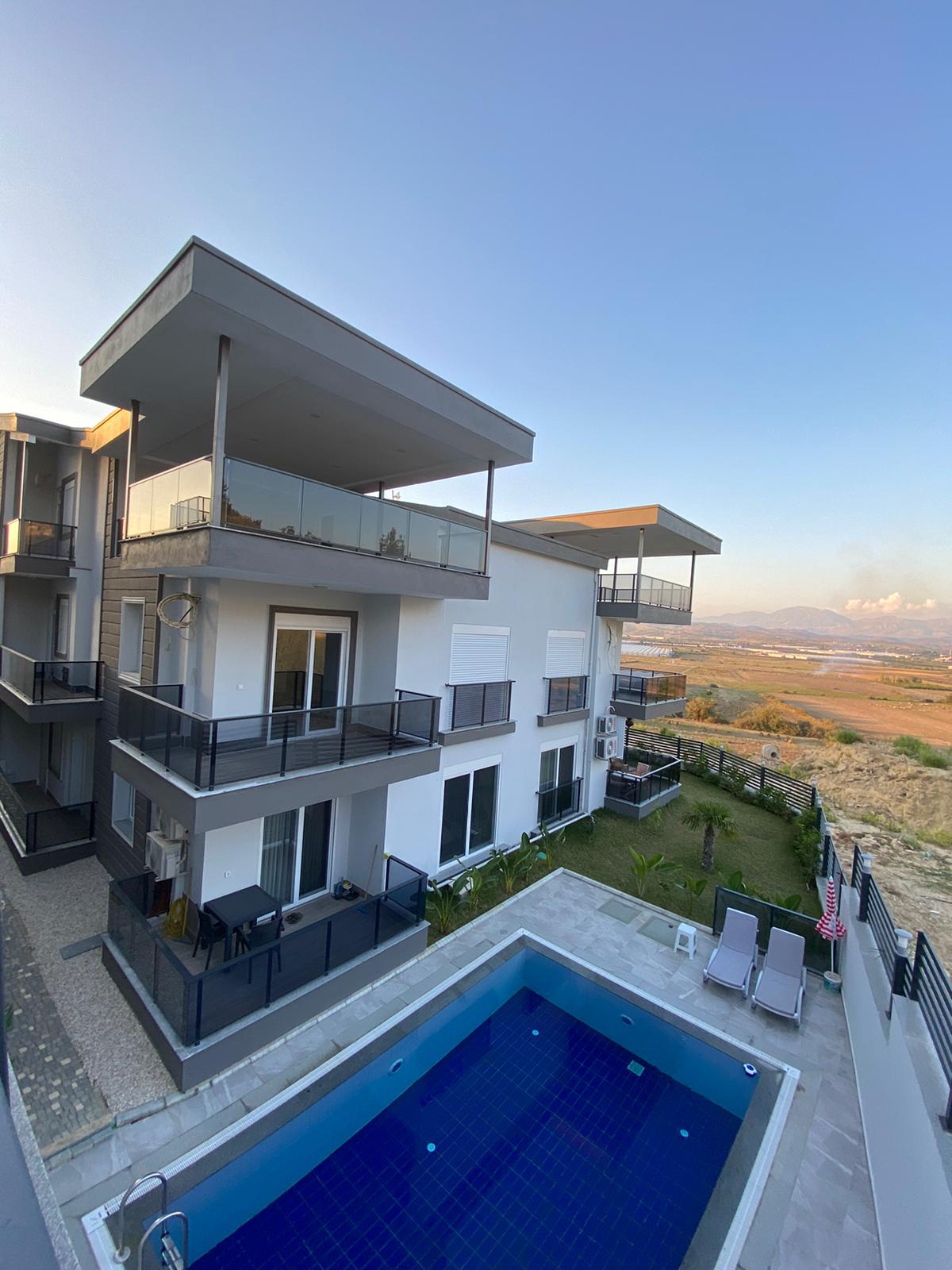 Manavgat Ilıca'da Havuzlu 3+1 Satılık Dubleks Daire