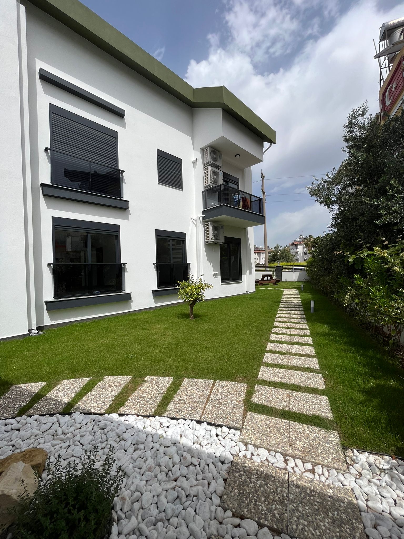 Manavgat Side'de Havuzlu Satılık 2+1 Daire