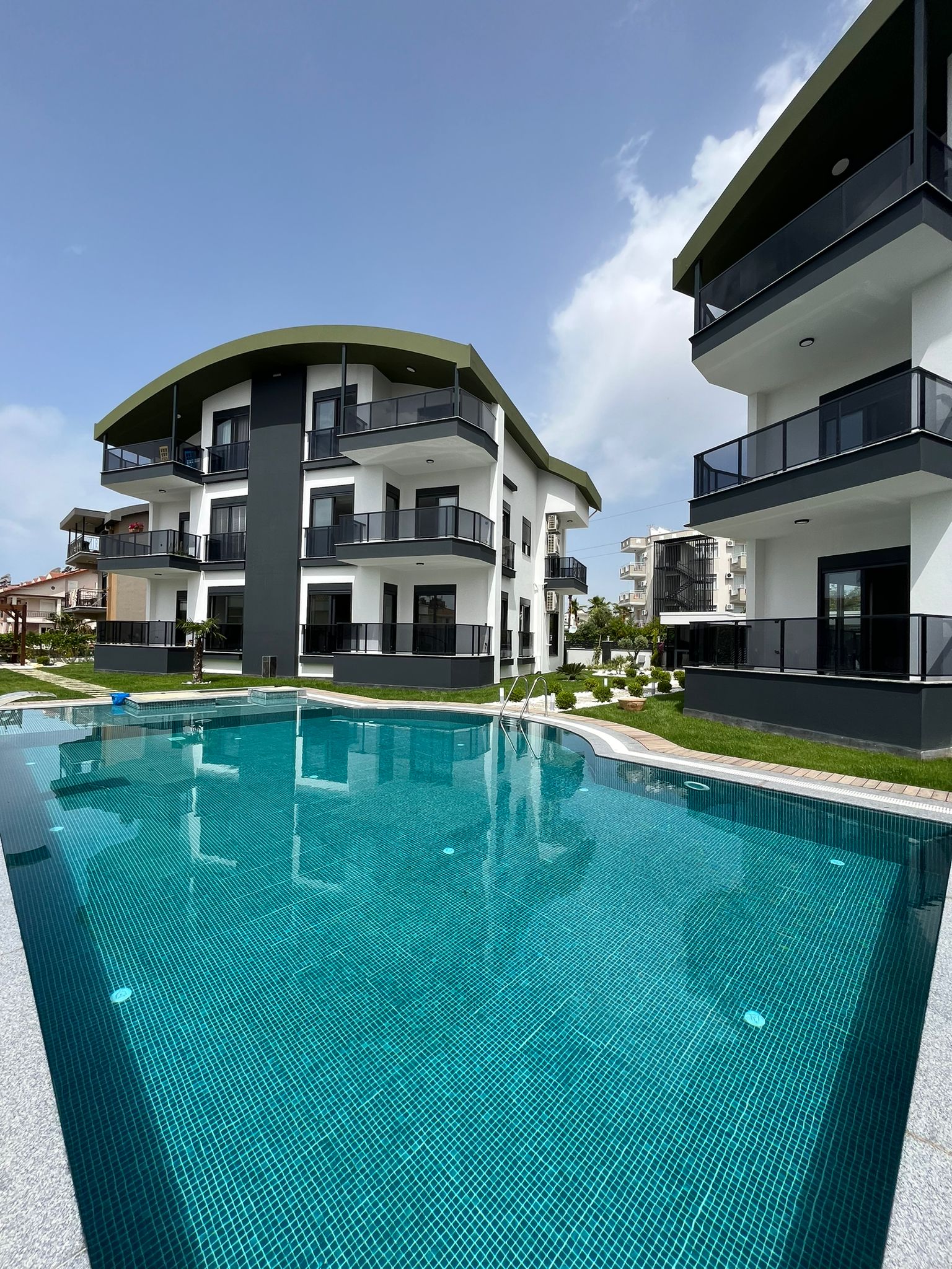 Manavgat Side'de Havuzlu Satılık 2+1 Daire