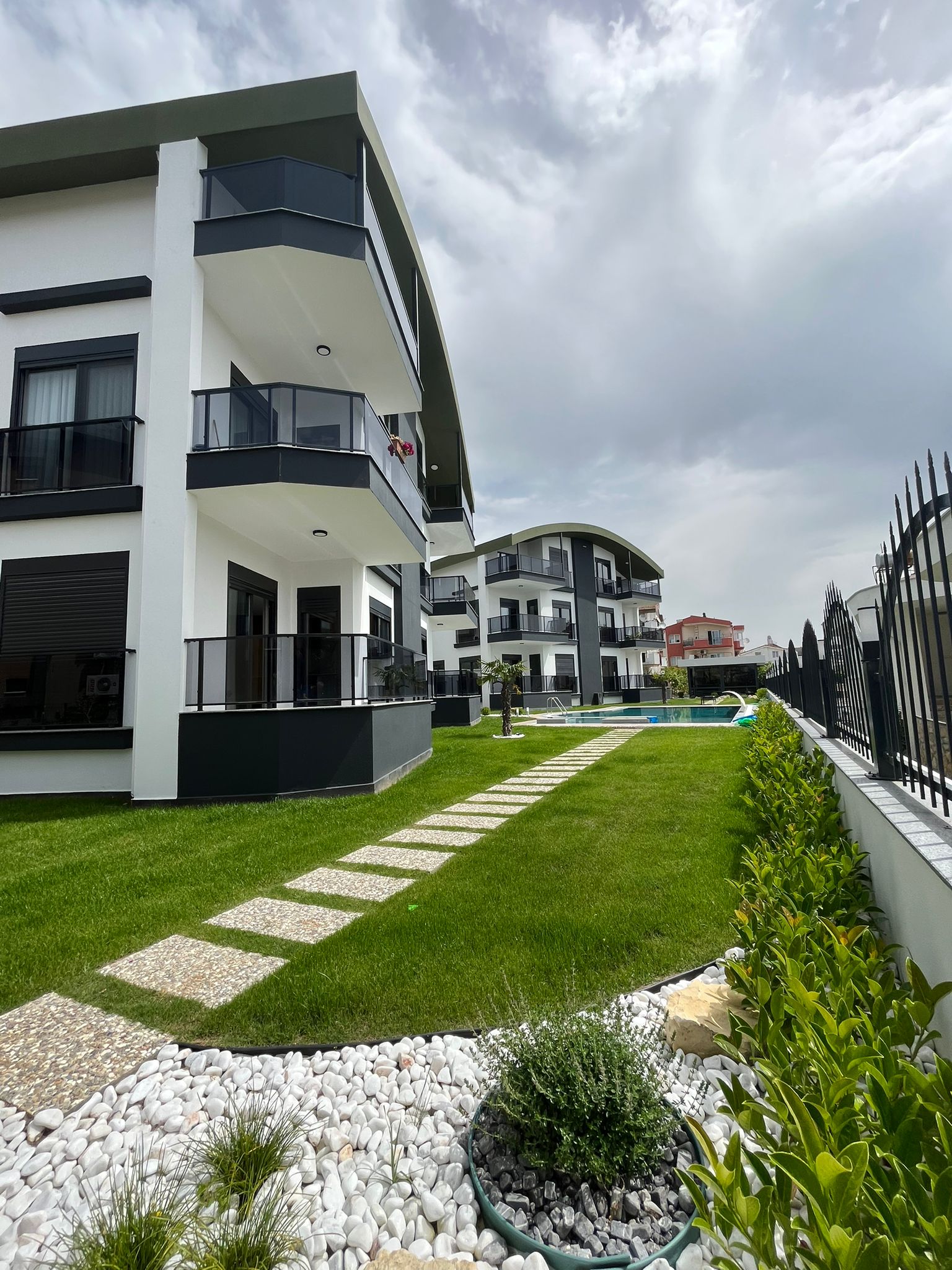 Manavgat Side'de Havuzlu Satılık 2+1 Daire