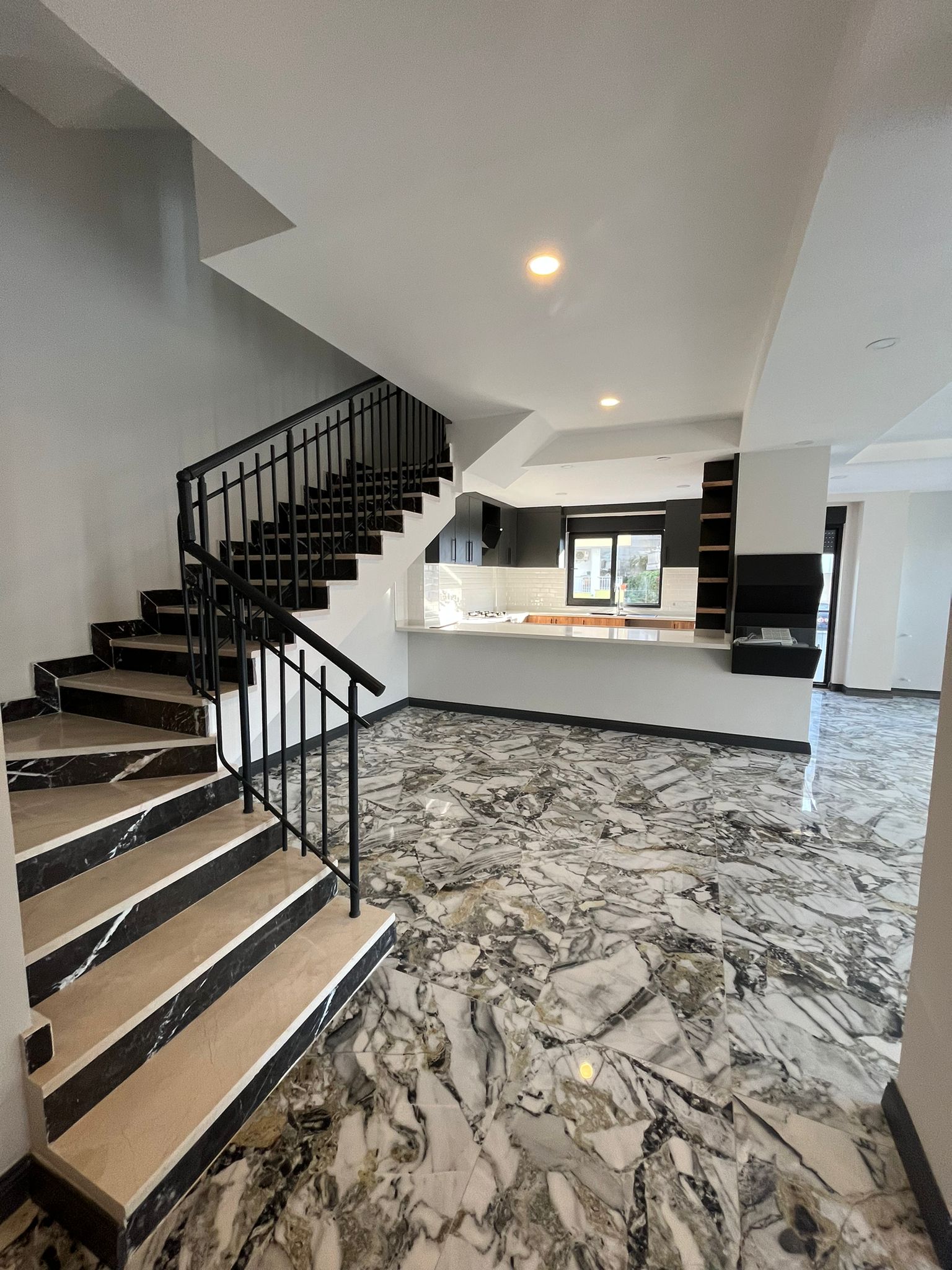 Manavgat Ilıca Bölgesinde 6+1 Satılık Villa