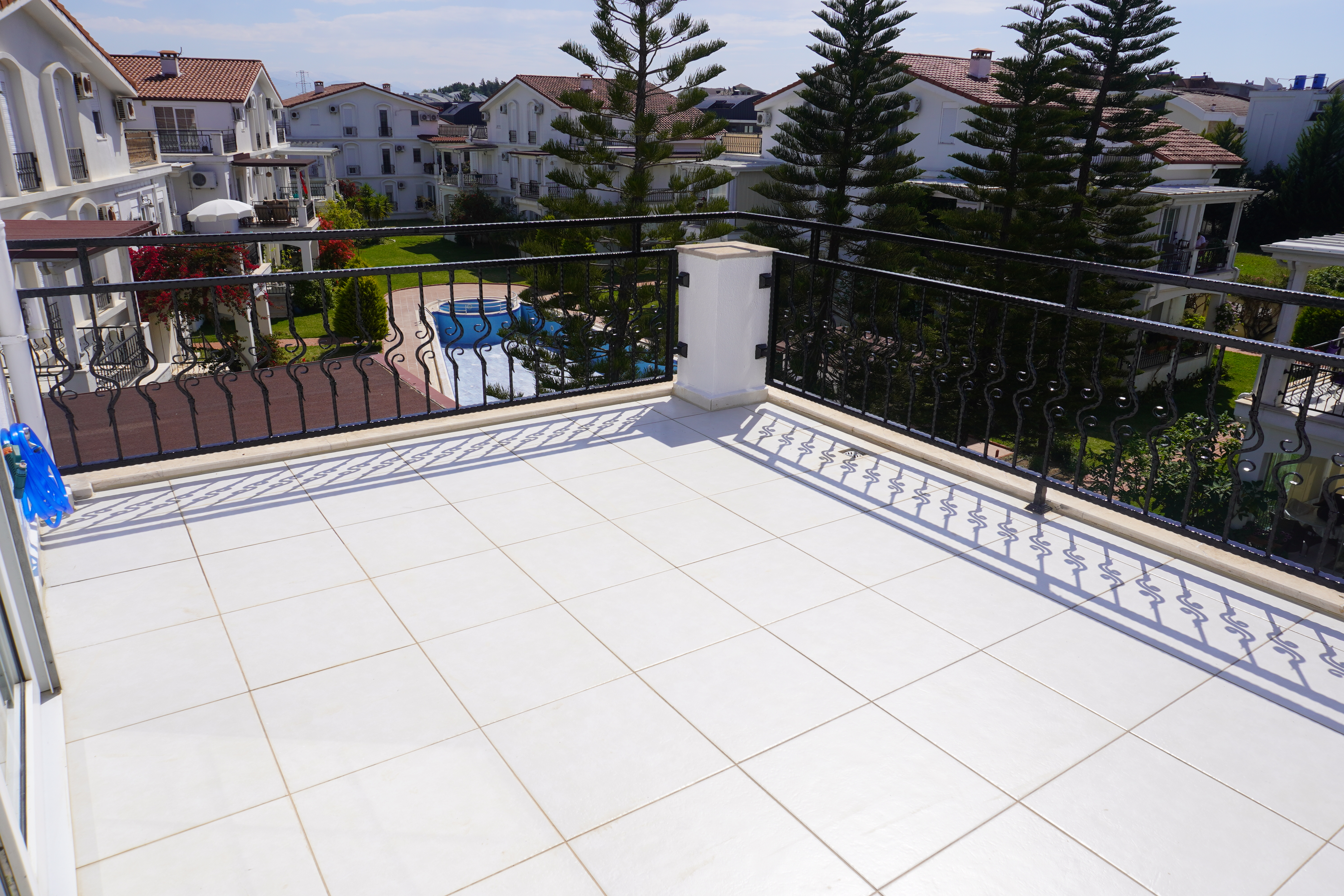 Manavgat Side'de Site İçinde Eşyalı 3+1 Satılık Dubleks Daire
