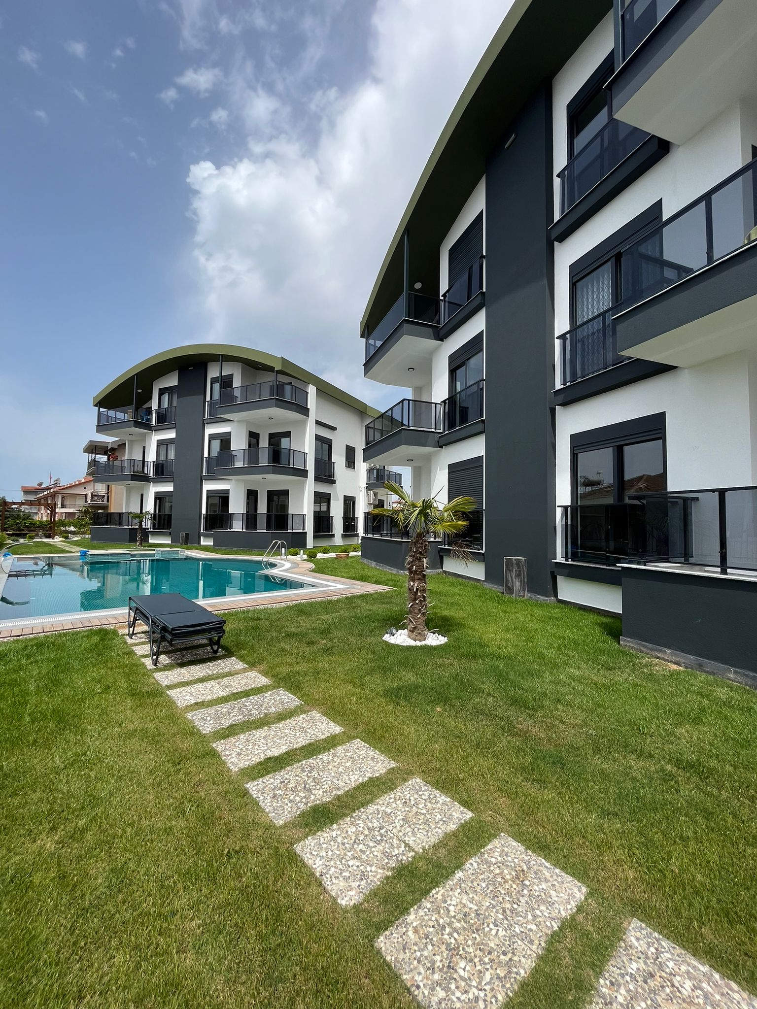 Manavgat Side'de Havuzlu Satılık 2+1 Daire