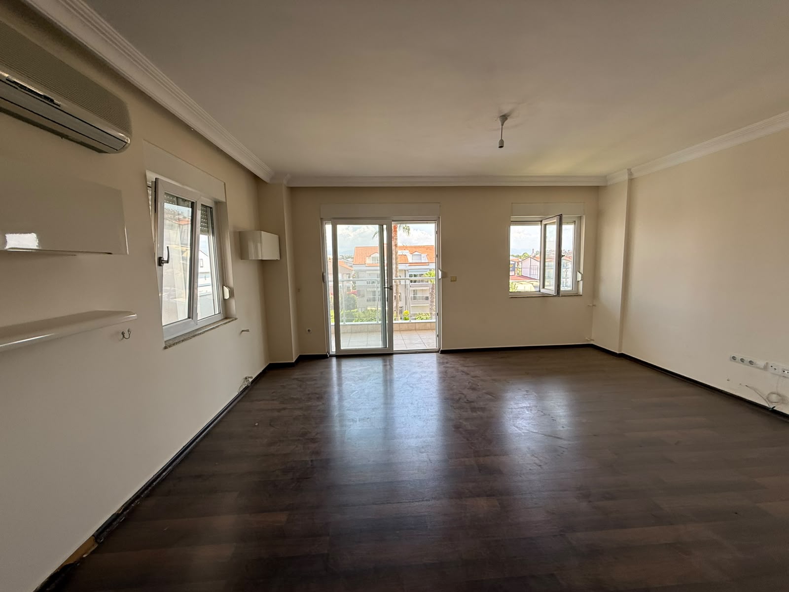 Side'de Site İçerisinde 2+1 Satılık Dubleks Daire