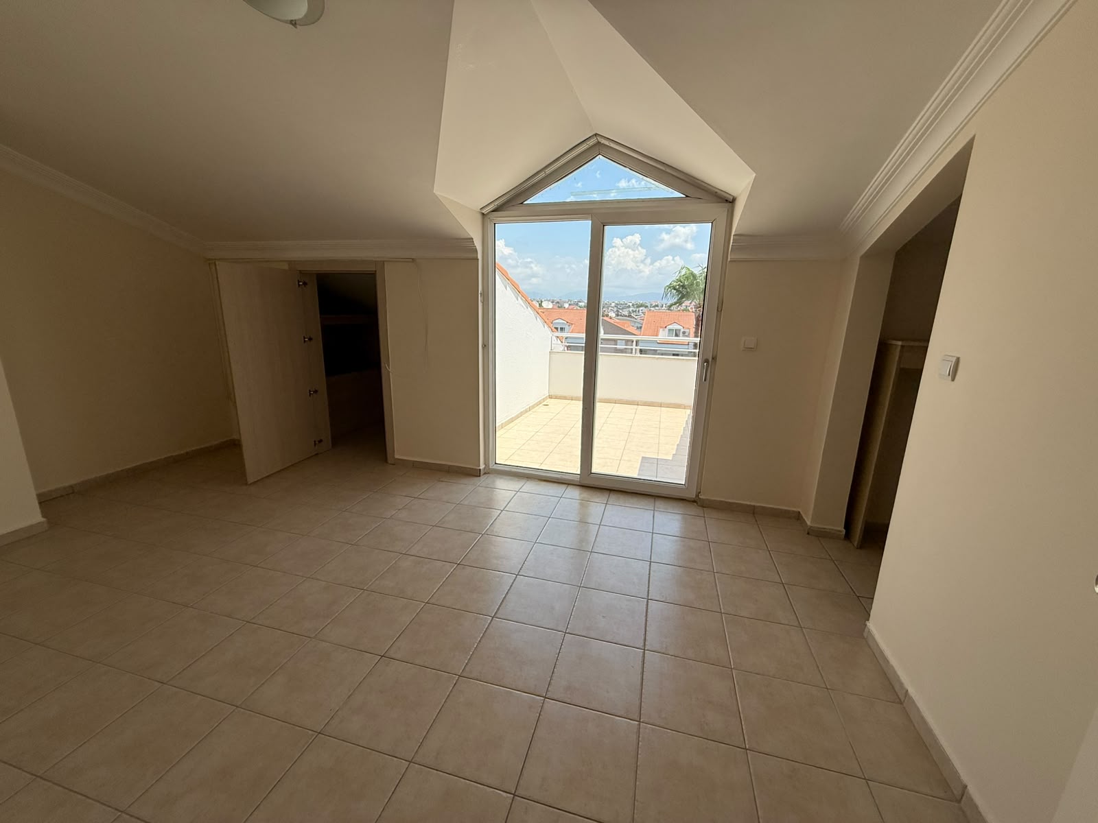 Side'de Site İçerisinde 2+1 Satılık Dubleks Daire