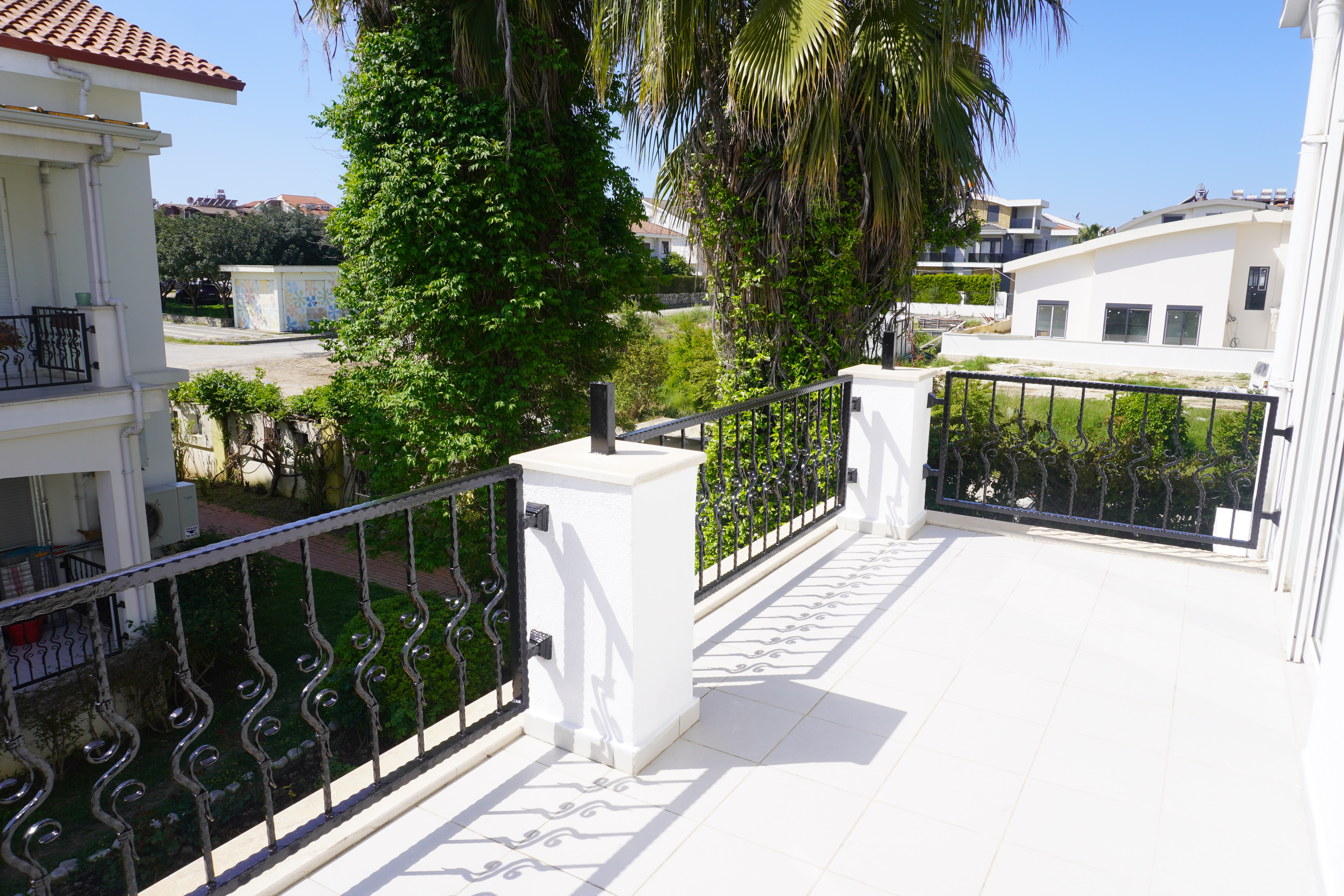 Manavgat Side'de Site İçinde Eşyalı 3+1 Satılık Dubleks Daire