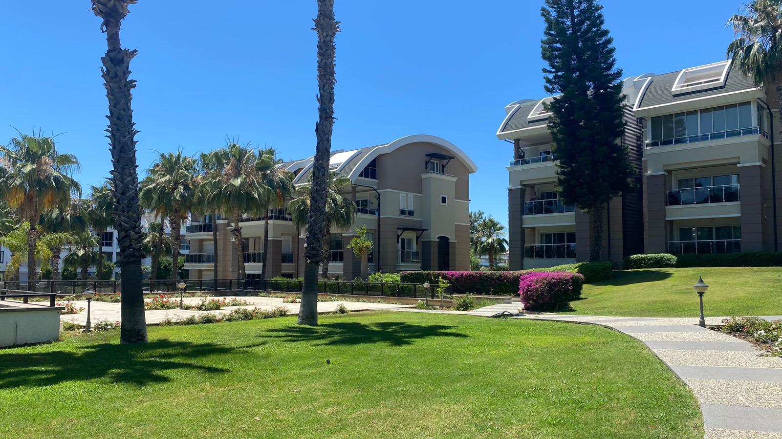 Side Tropicana Sitesinde 3+1 Satılık Dubleks Daire