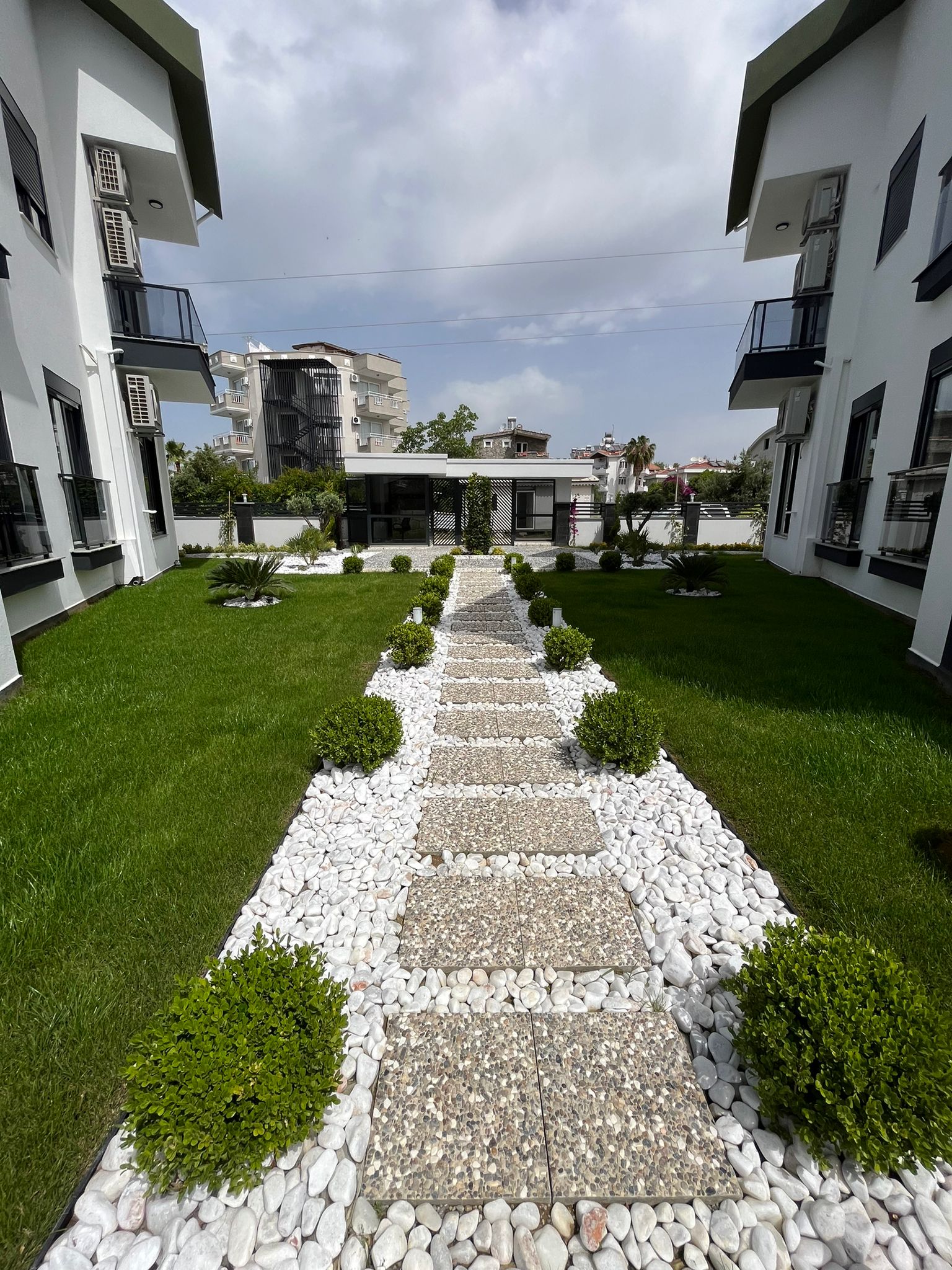 Manavgat Side'de Havuzlu Satılık 2+1 Daire