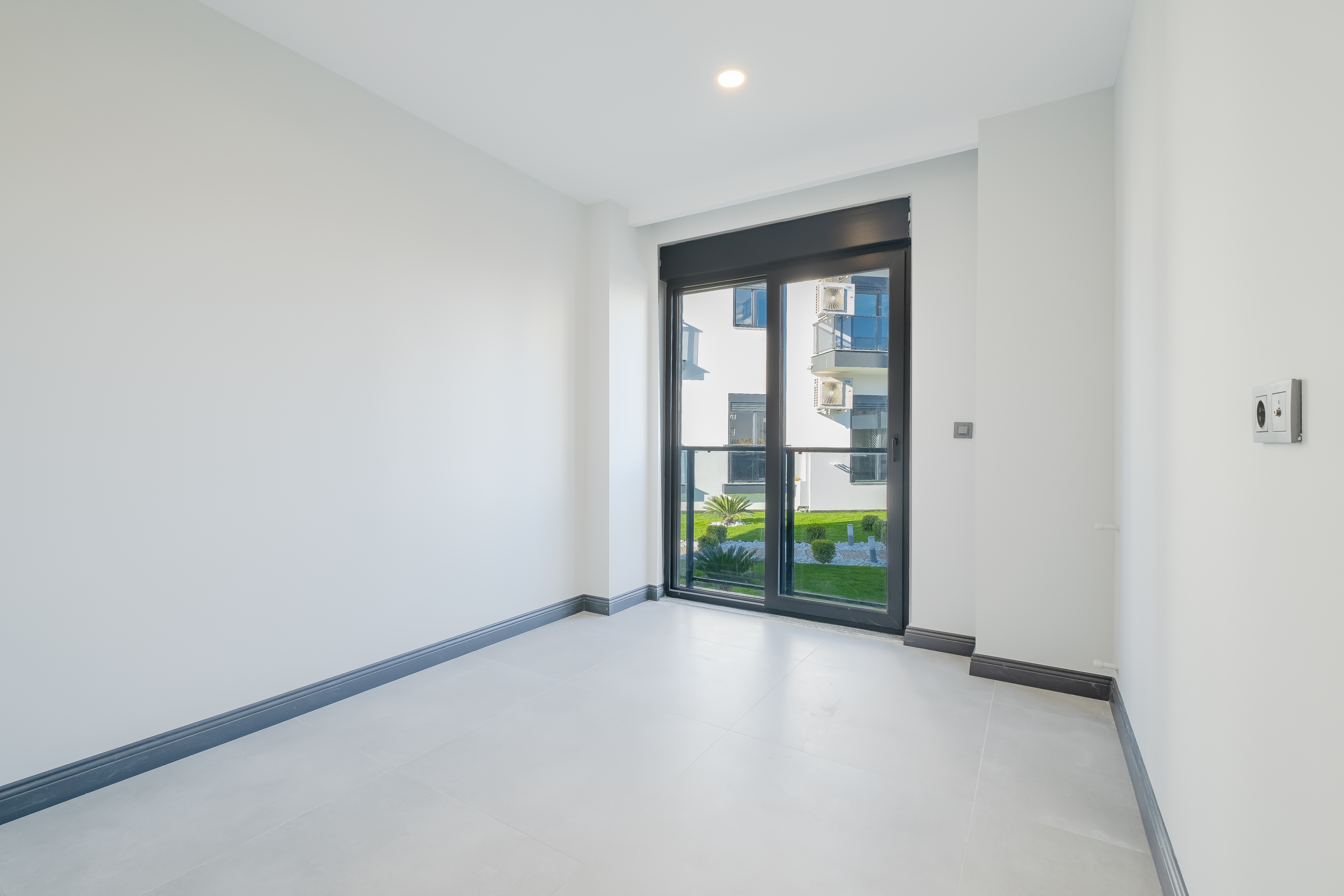 Manavgat Side'de Havuzlu Satılık 2+1 Daire