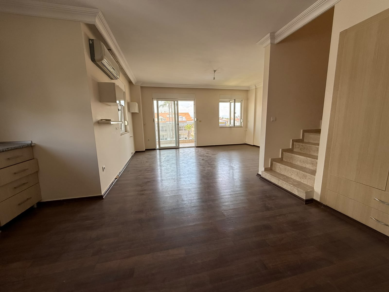 Side'de Site İçerisinde 2+1 Satılık Dubleks Daire