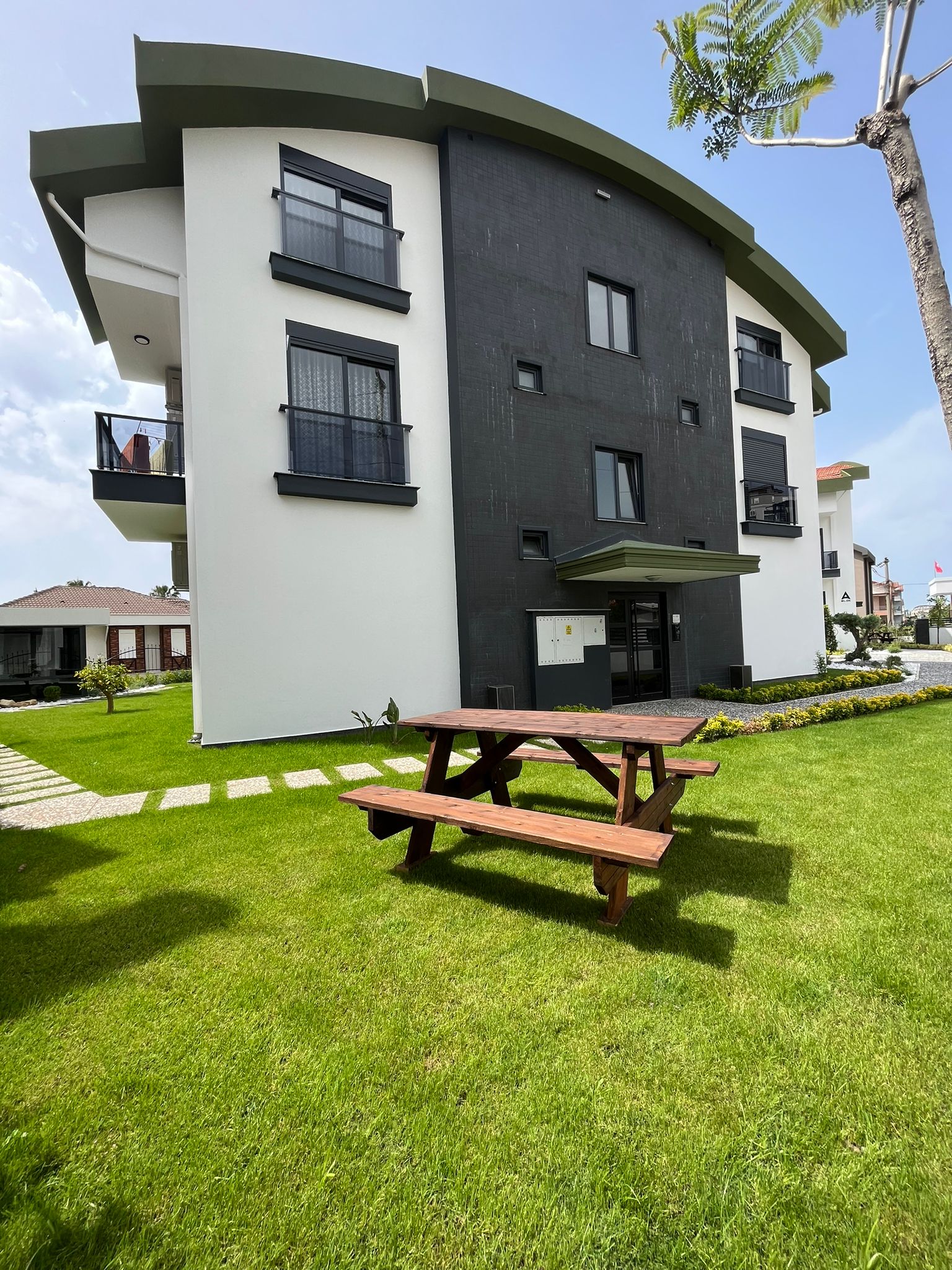 Manavgat Side'de Havuzlu Satılık 2+1 Daire