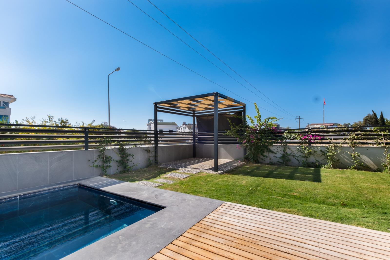 Manavgat Side'de Müstakil Havuzlu 4+1 Satılık Villa