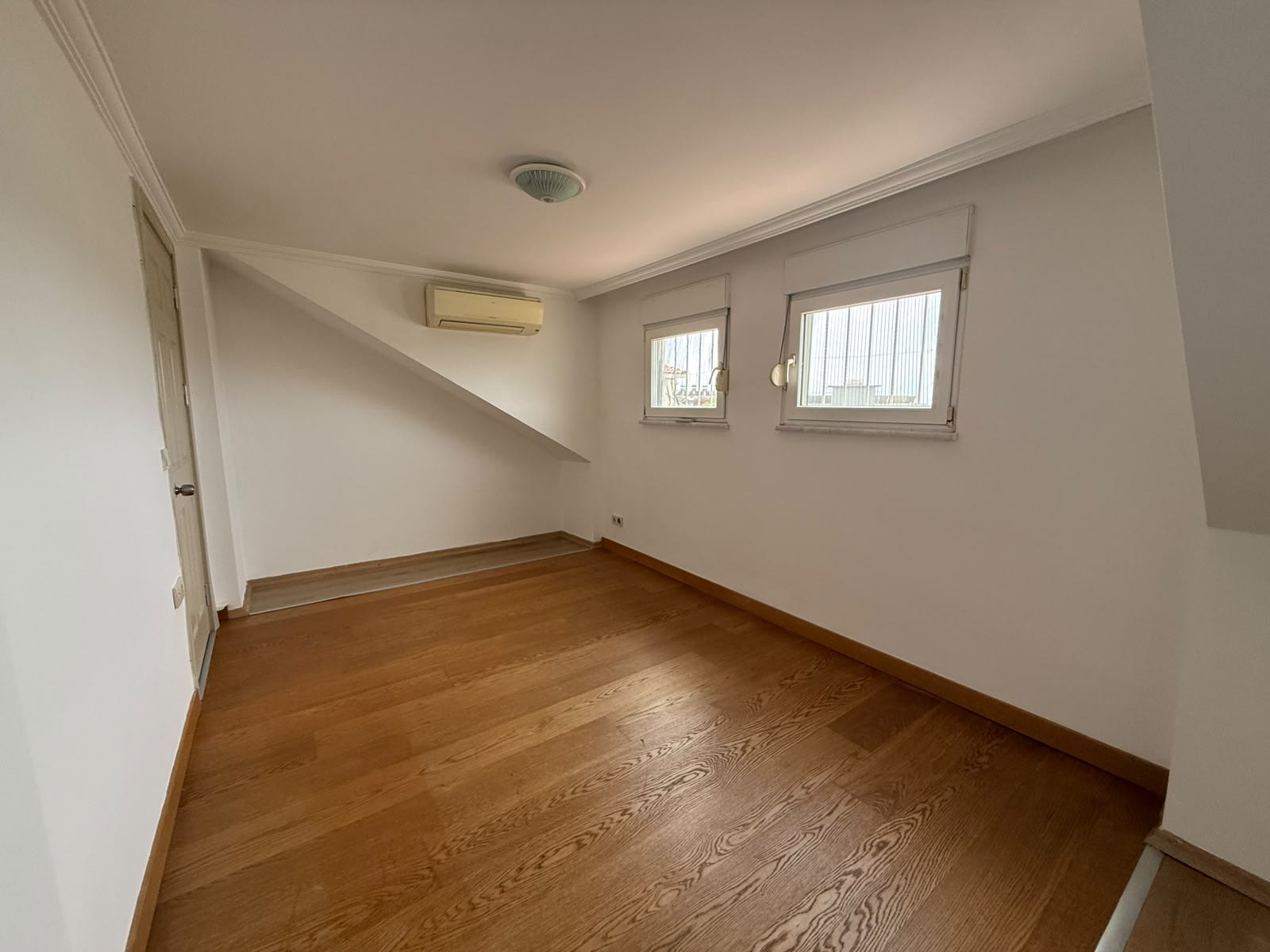 Manavgat Ilıca Kumköy'de Satılık Müstakil 4+1 Villa