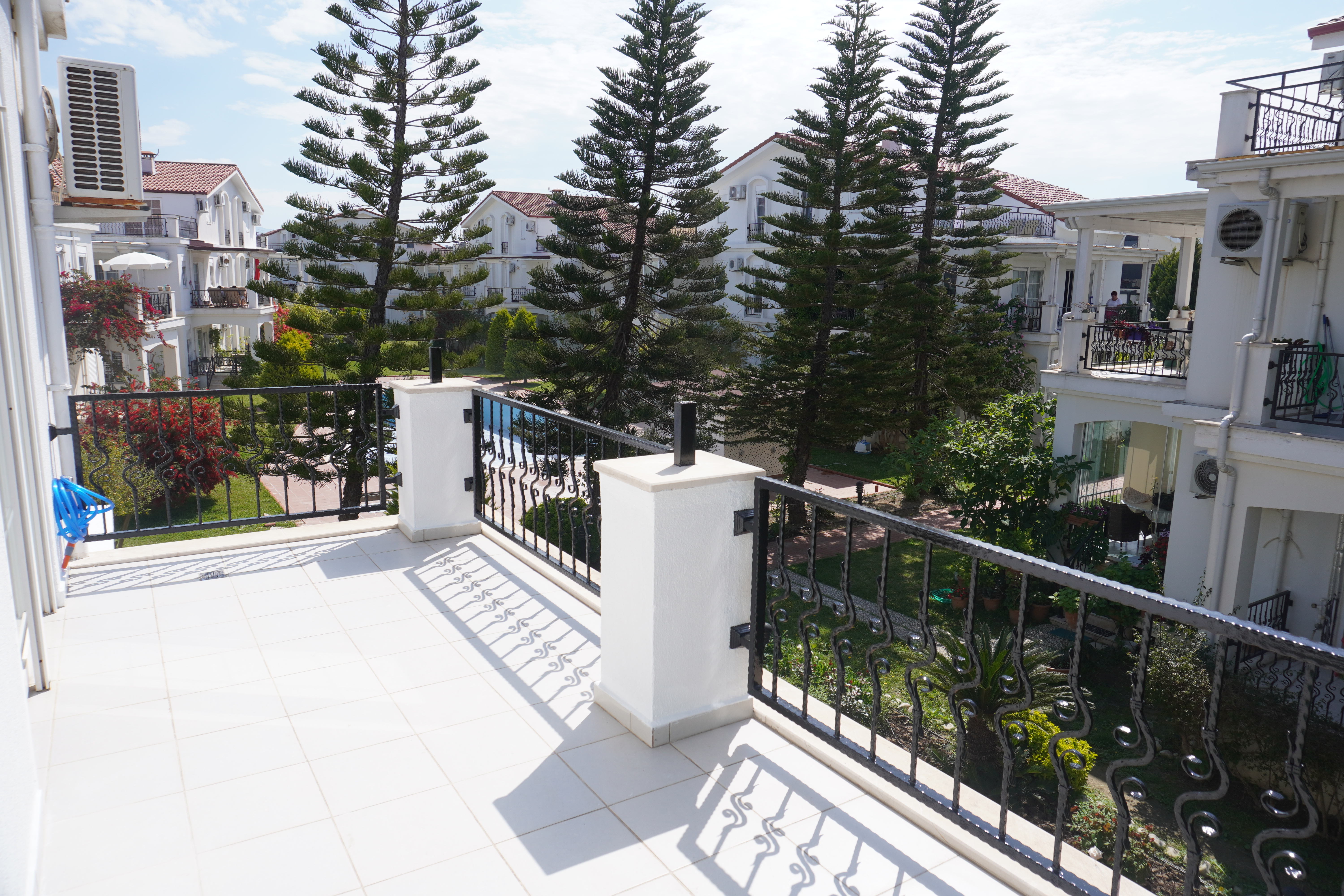 Manavgat Side'de Site İçinde Eşyalı 3+1 Satılık Dubleks Daire