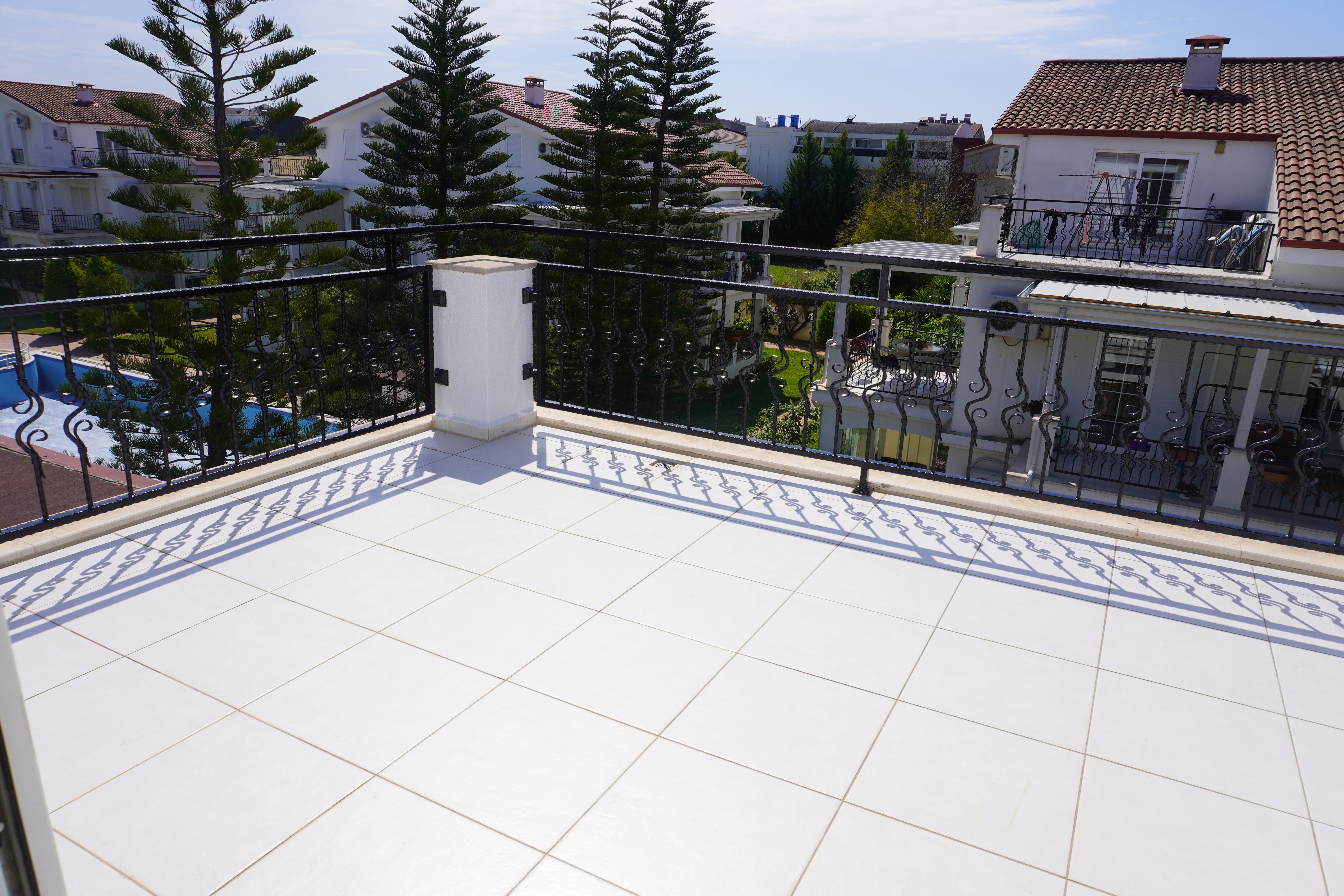 Manavgat Side'de Site İçinde Eşyalı 3+1 Satılık Dubleks Daire
